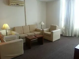 Hotel The Krystal Suites Service Apartment George Town